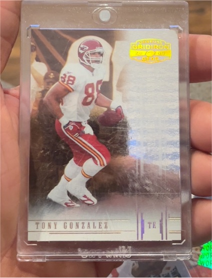 2005 Donruss Gridiron Gear #97 Tony Gonzalez — front