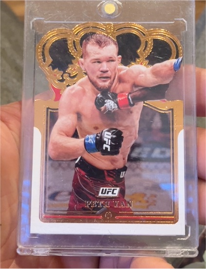 2022 Panini Chronicles Crown Royale UFC #115 Petr Yan — front