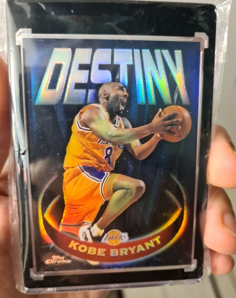 1997-98 Topps Chrome Destiny #D5 Kobe Bryant — front
