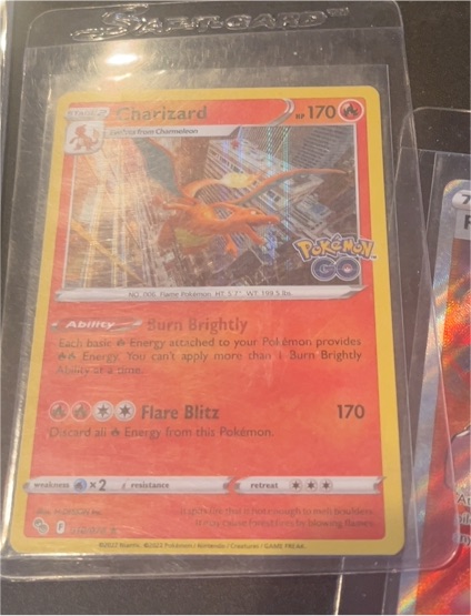 2022 Pokémon GO #010 Charizard — front