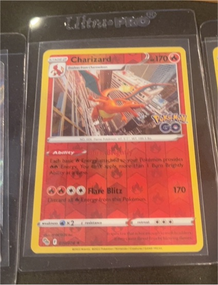 2022 Pokémon GO #010 Charizard — front