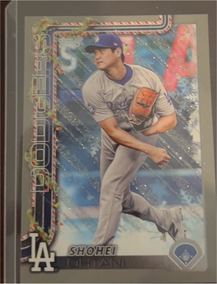 2025 Topps Holiday #H1 Shohei Ohtani — front