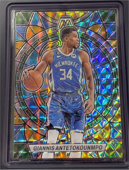 2022-23 Panini Mosaic #128 Giannis Antetokounmpo — front
