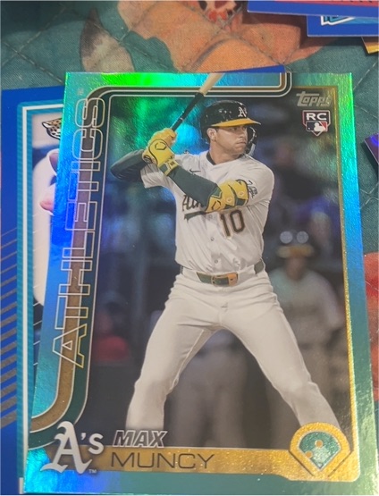 2025 Topps Chrome #221 Max Muncy — front