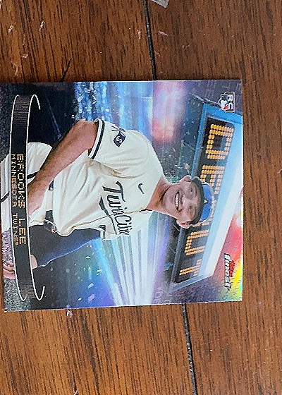 2025 Topps Finest Debut #D-2 Brooks Lee — front