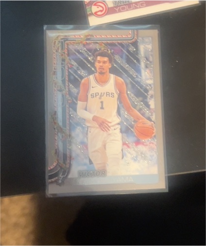 2025-26 Topps Holiday #H156 Victor Wembanyama — front