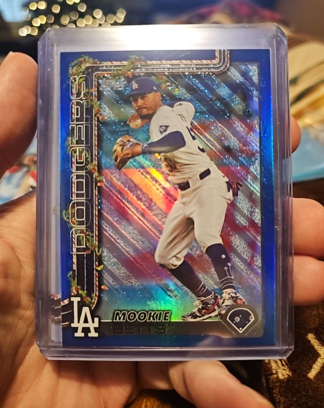 2025 Topps Holiday #H52 Mookie Betts — front