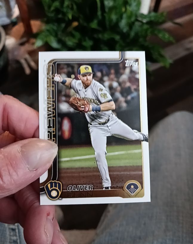 2025 Topps Update Series #US169 Oliver Dunn — front