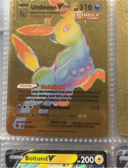 2022 Pokémon SWSH07 Evolving Skies #214 Umbreon VMAX — front