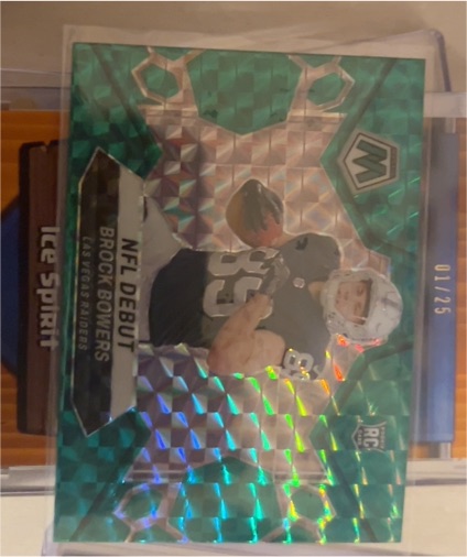 2024 Panini Mosaic NFL Debut #286 Brock Bowers Green Mosaic Prizm — front