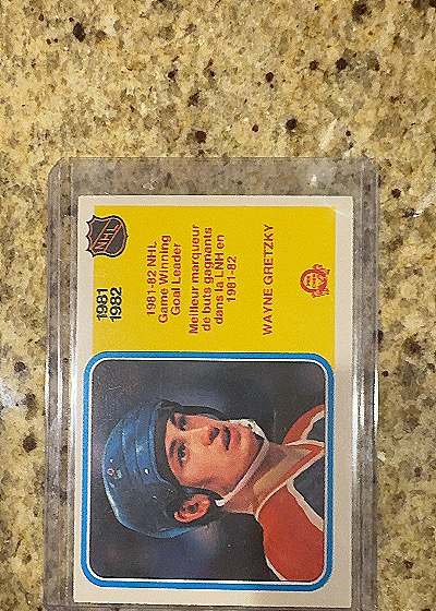 1981-82 O-Pee-Chee #242 Wayne Gretzky League Leader — front