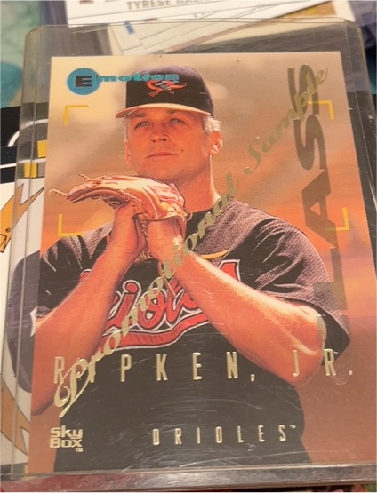 1995 SkyBox Emotion #8 Cal Ripken Jr. — front