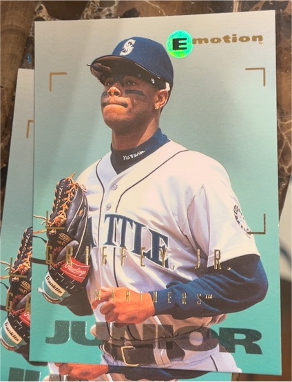 1995 SkyBox E-Motion #77 Ken Griffey Jr. — front