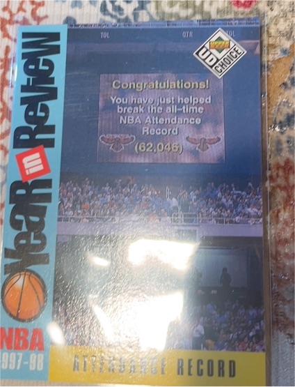 1998-99 Upper Deck UD Choice Year in Review #191 Attendance Record — front