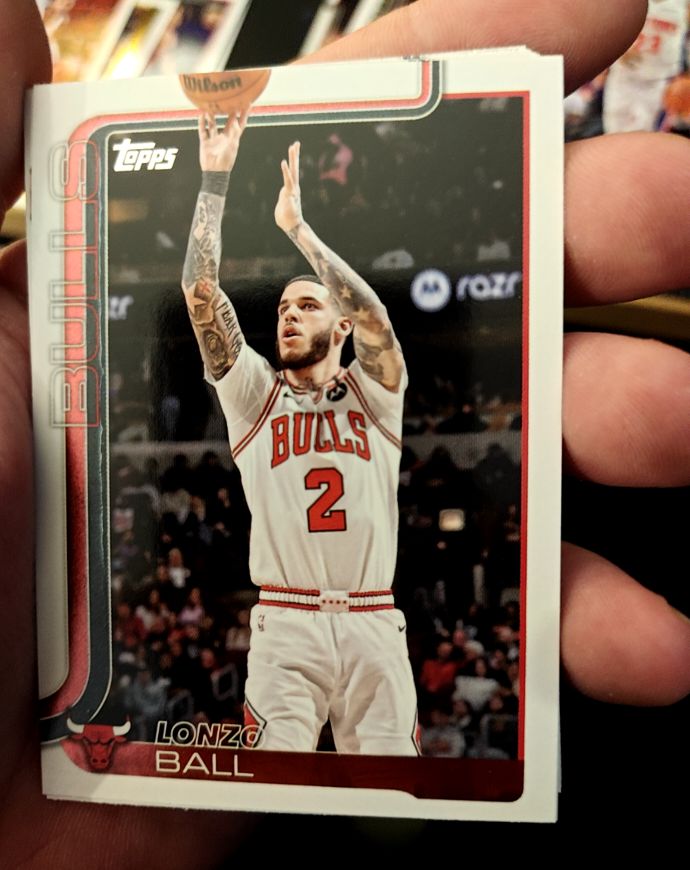 2025 Topps #39 Lonzo Ball — front
