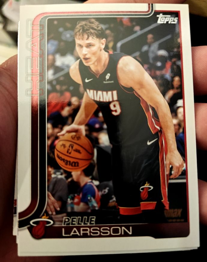 2025-26 Topps #79 Pelle Larsson — front