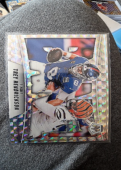 2021 Panini Mosaic #220 Trey Hendrickson — front