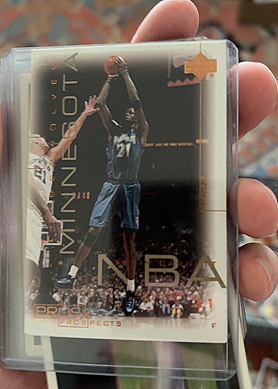 2000-01 Upper Deck Pros & Prospects #47 Kevin Garnett — front