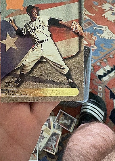 1997 Topps Tribute #RC5 Roberto Clemente — front
