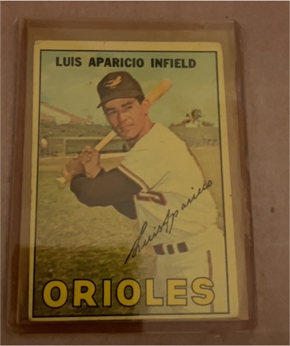 1967 Topps #60 Luis Aparicio — front