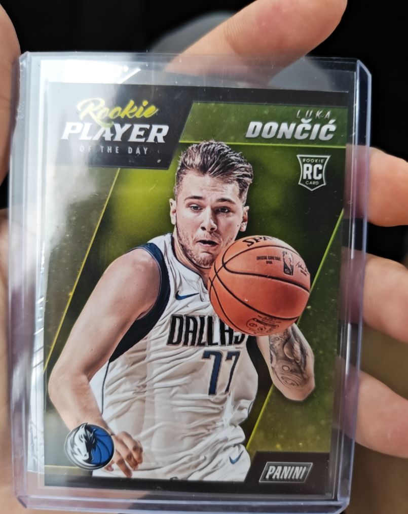 2018-19 Panini Player of the Day #R3 Luka Doncic — front