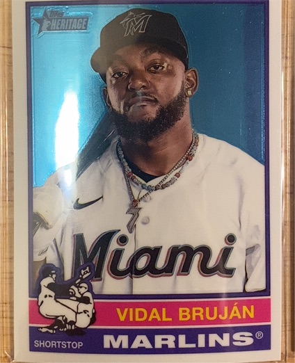 2025 Topps Heritage #82 Vidal Bruján — front