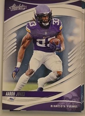 2025 Panini Absolute #40 Aaron Jones — front