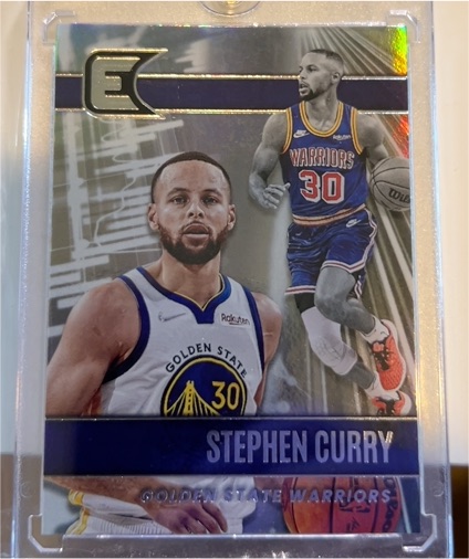 2021-22 Panini Chronicles Essentials #305 Stephen Curry — front