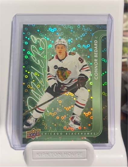 2024-25 Upper Deck Extended Series Dazzlers Green #DZ-13 Connor Bedard — front