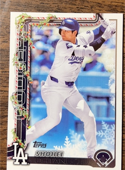 2025 Topps Holiday #H200 Shohei Ohtani — front