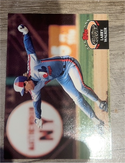 1992 Topps Stadium Club #256 Larry Walker — front
