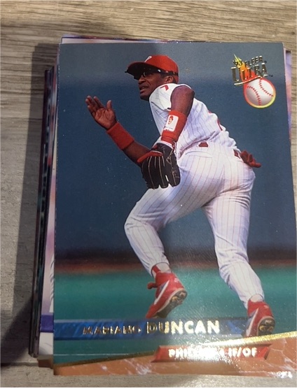1993 Fleer Ultra #241 Mariano Duncan — front