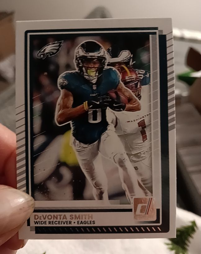 2025 Donruss #34 DeVonta Smith — front