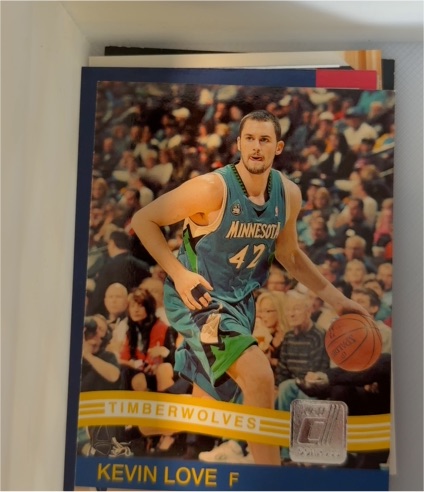 2010-11 Donruss #122 Kevin Love — front