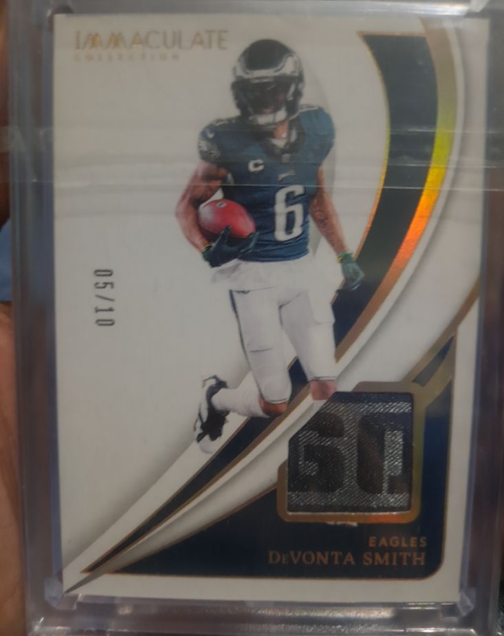 2024 Panini Immaculate Collection #60 DeVonta Smith — front