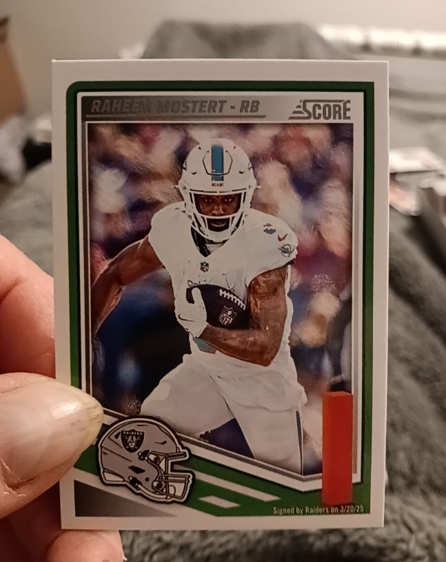 2025 Panini Score #160 Raheem Mostert — front