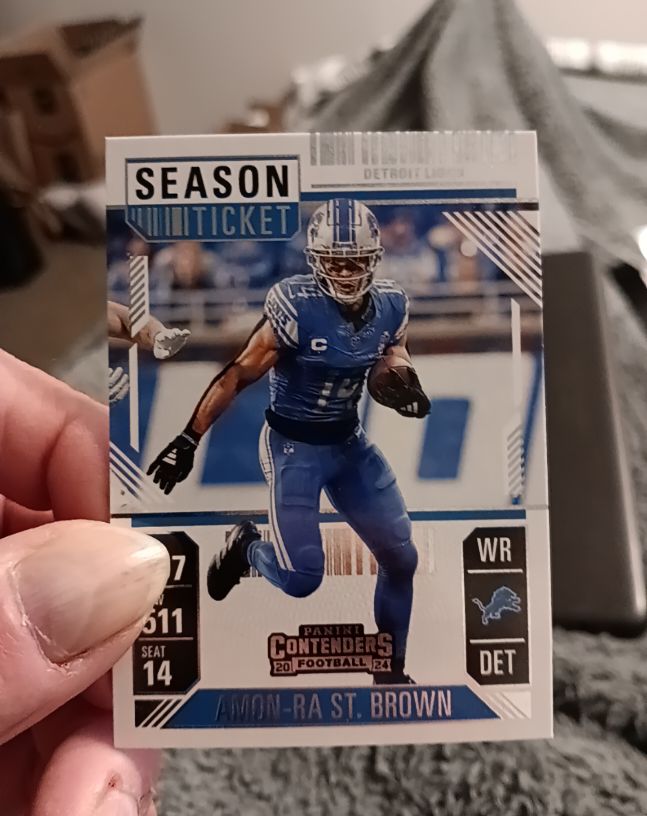 2024 Panini Contenders Season Ticket #33 Amon-Ra St. Brown — front