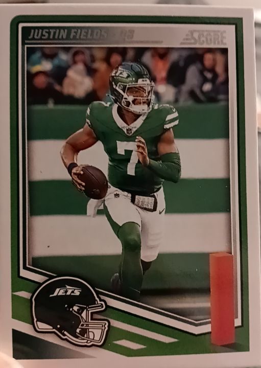 2025 Panini Score #210 Justin Fields — front