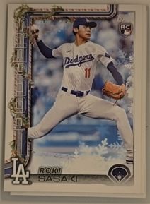 2025 Topps Holiday #H23 Roki Sasaki — front