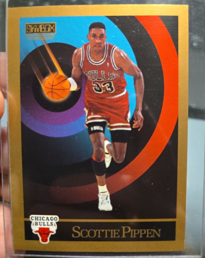 1990-91 SkyBox #46 Scottie Pippen — front