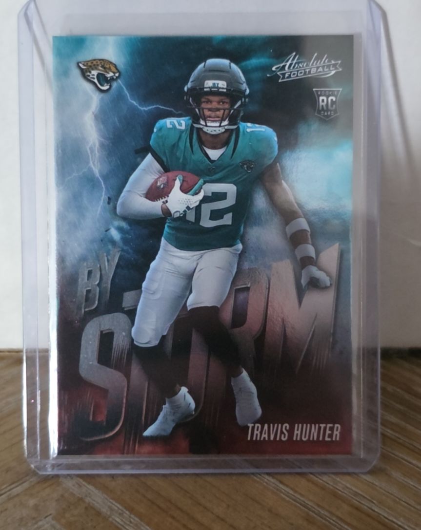 2025 Panini Absolute By Storm #17 Travis Hunter — front