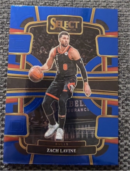 2023-24 Panini Select Concourse Blue Prizm #16 Zach LaVine — front