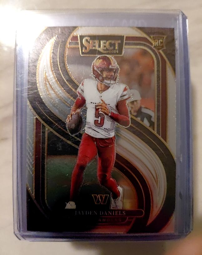 2024 Panini Select Premier Level #112 Jayden Daniels — front