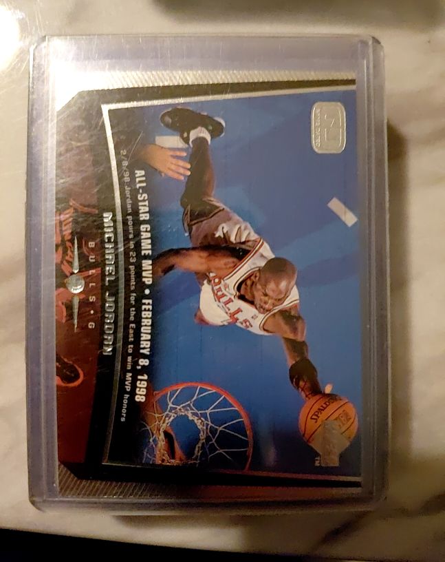 1998-99 Upper Deck #23 Michael Jordan — front