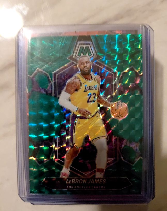 2023 Panini Mosaic Green Mosaic Prizm LeBron James — front