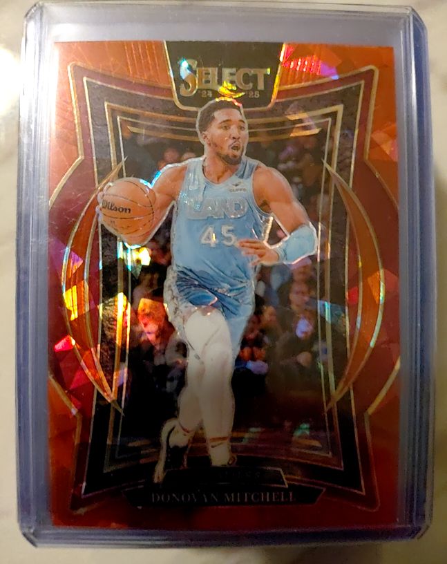 2024-25 Panini Select #21 Donovan Mitchell — front
