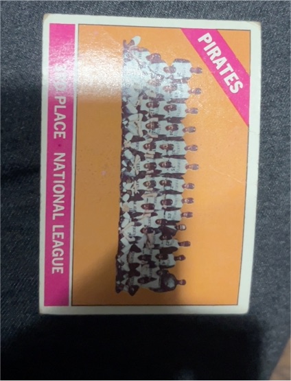 1966 Topps #404 Pittsburgh Pirates Team — front