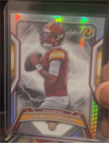 2024 Topps Resurgence #196 Jayden Daniels — front