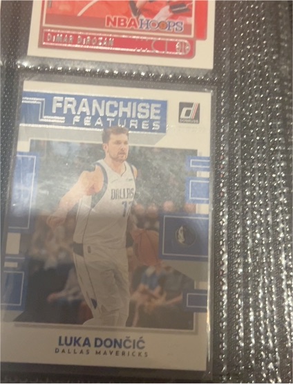 2022-23 Panini Donruss #26 Luka Dončić Franchise Features — front