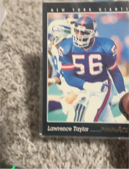 1993 Pinnacle #56 Lawrence Taylor — front